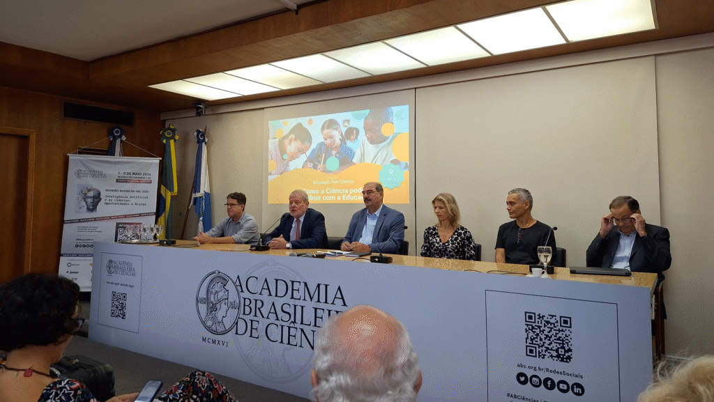 Simpósio propõe articulação entre ciência e políticas públicas