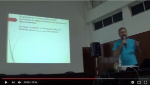 Escola sem partido ou escola acrítica?